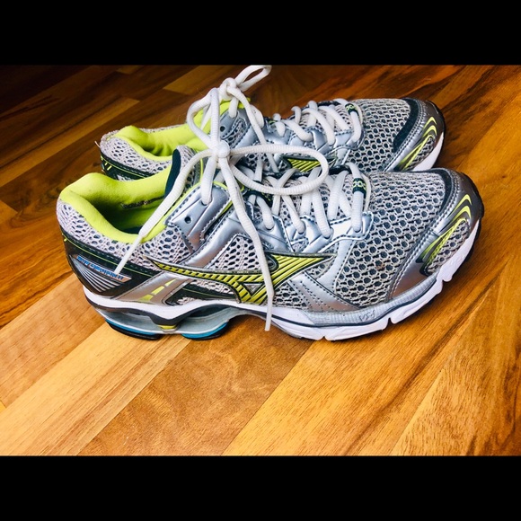 mizuno wave creation size 11